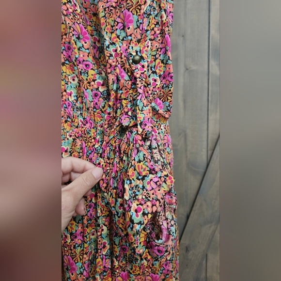 LOBAS Ditsy Floral Boho Flowy Shift Long Sleeve Mini Dress. Pink Multi. Size Med - Picture 9 of 14